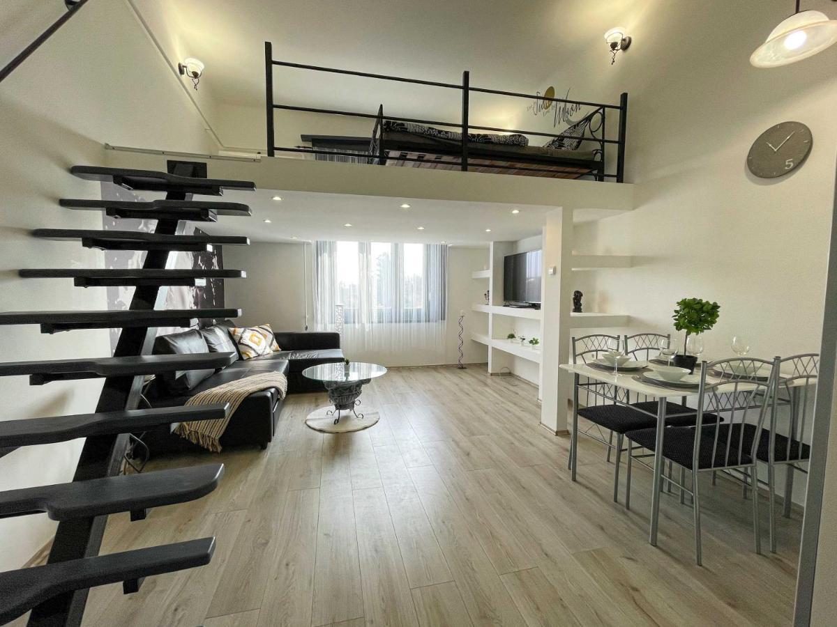 Manyi Apartman 2 Debrecen Buitenkant foto